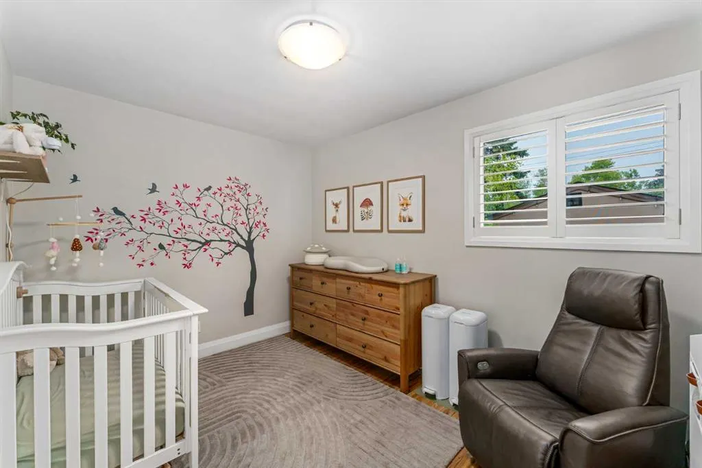 92 Baker Crescent NW