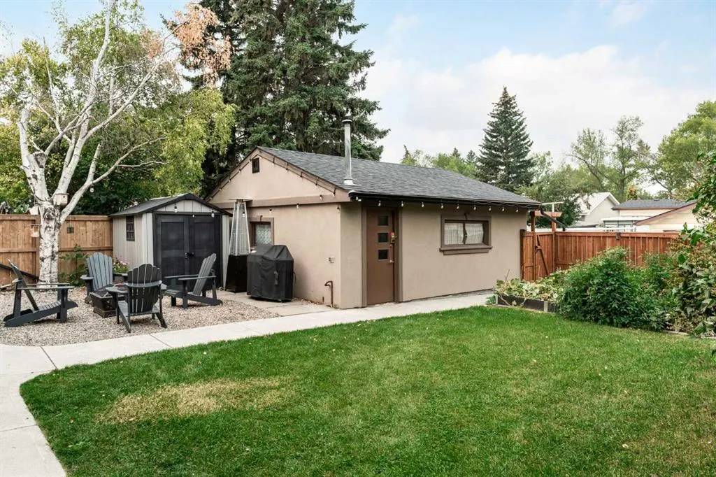 92 Baker Crescent NW