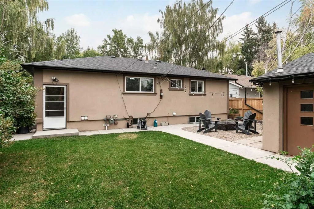 92 Baker Crescent NW