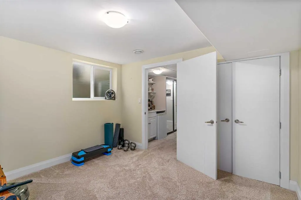 92 Baker Crescent NW