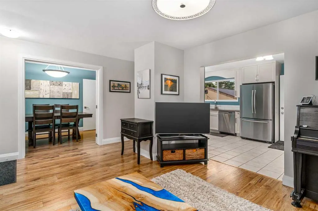 92 Baker Crescent NW