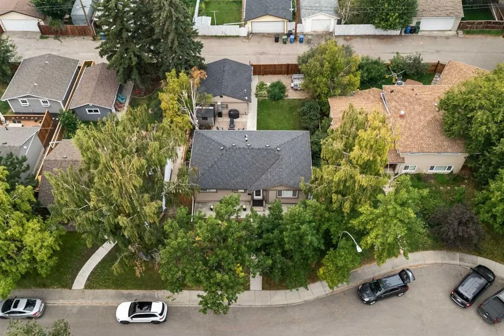 92 Baker Crescent NW