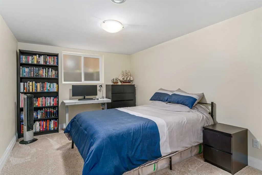 92 Baker Crescent NW