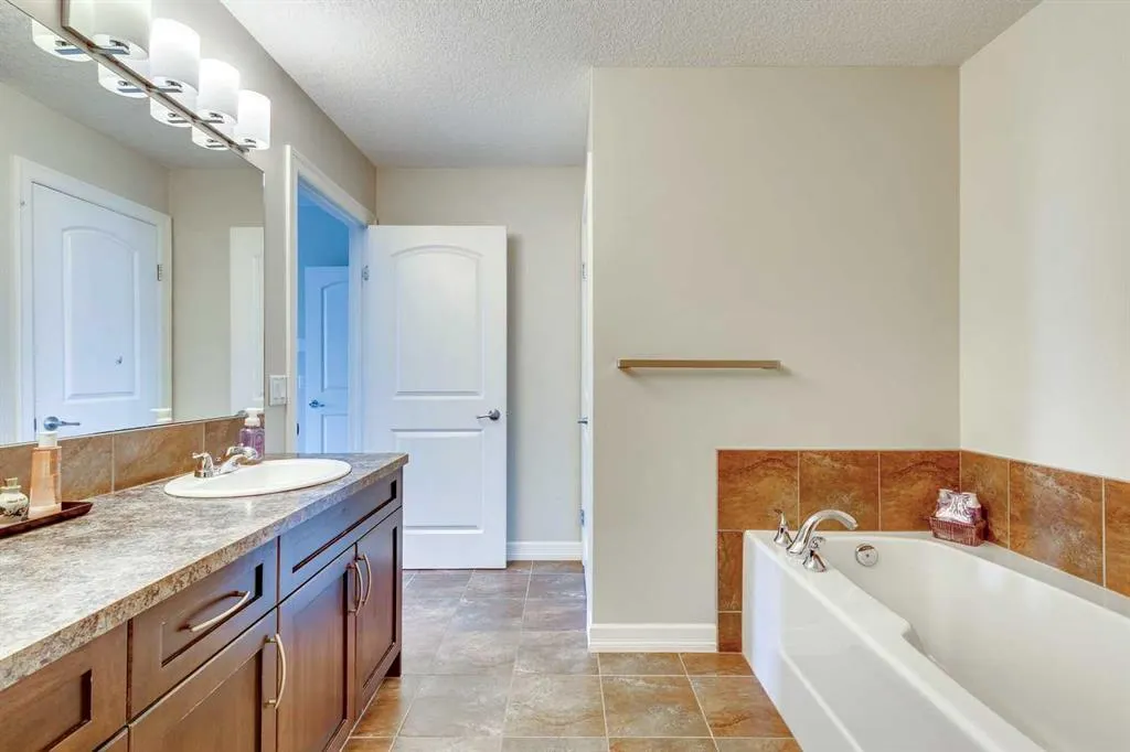 1729 34 Avenue SW, #6