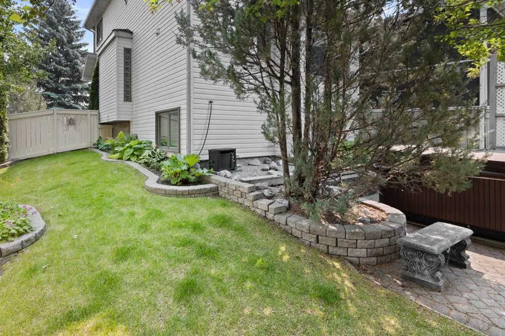 103 Diamond Court SE