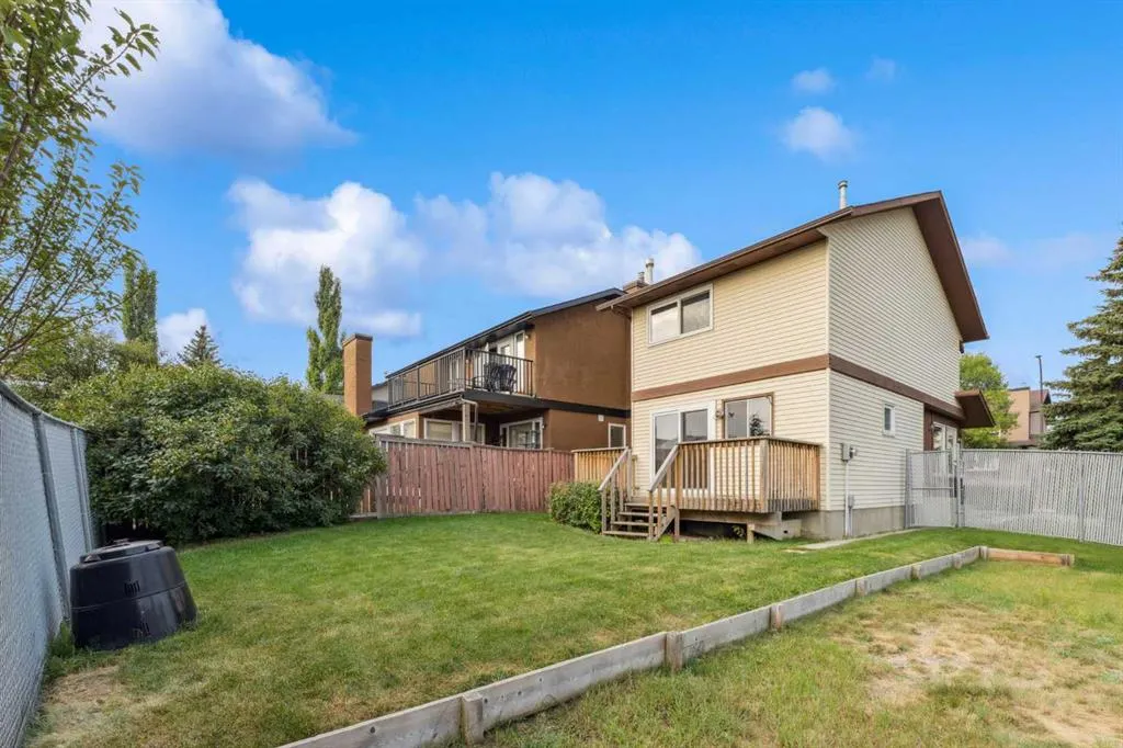 25 Macewan Glen Close NW
