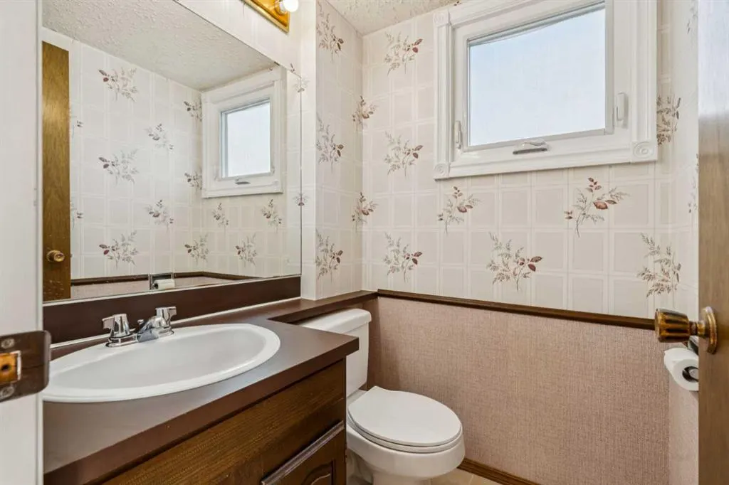 25 Macewan Glen Close NW
