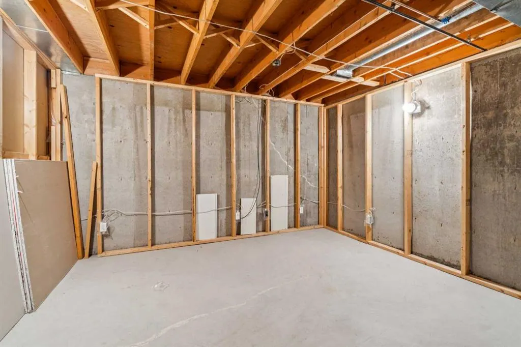 25 Macewan Glen Close NW