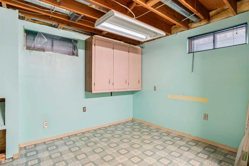 25 Macewan Glen Close NW