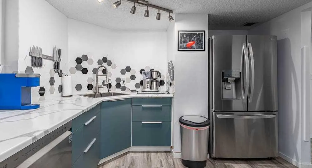 511 56 Avenue SW, #406