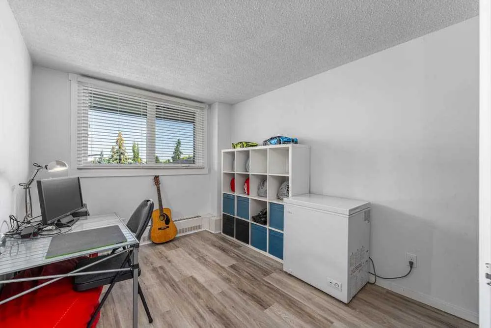 511 56 Avenue SW, #406