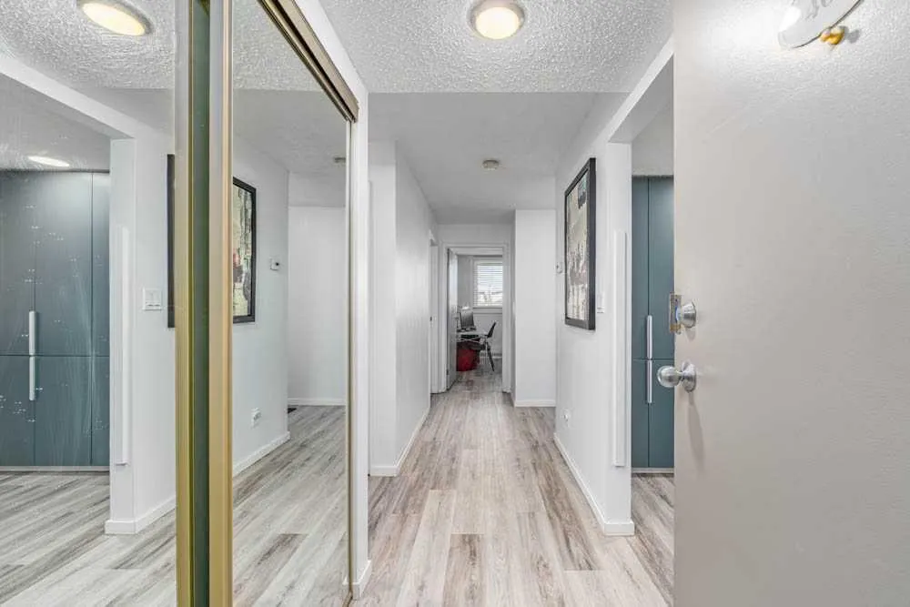 511 56 Avenue SW, #406