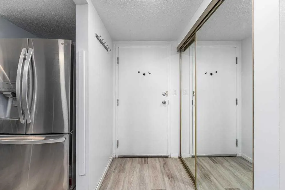 511 56 Avenue SW, #406