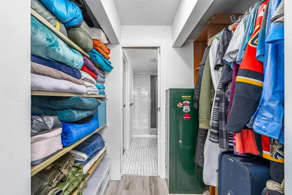 511 56 Avenue SW, #406