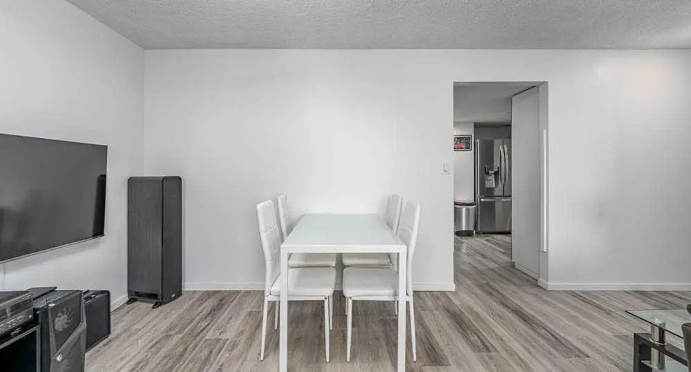 511 56 Avenue SW, #406