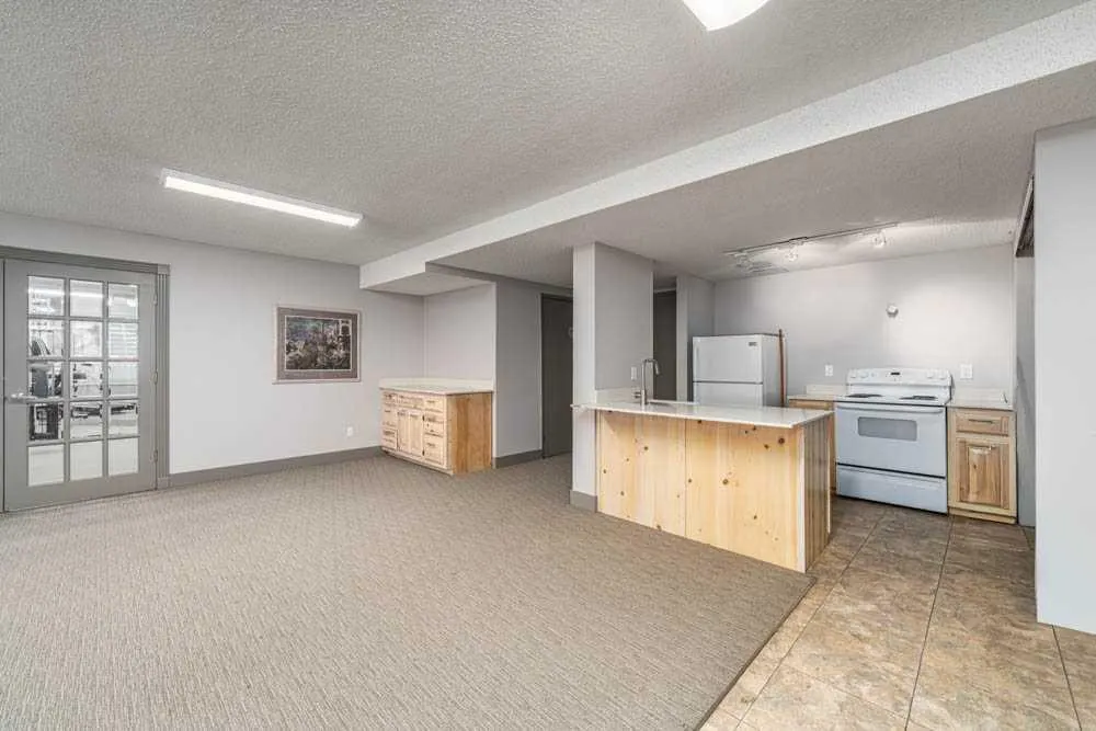 511 56 Avenue SW, #406