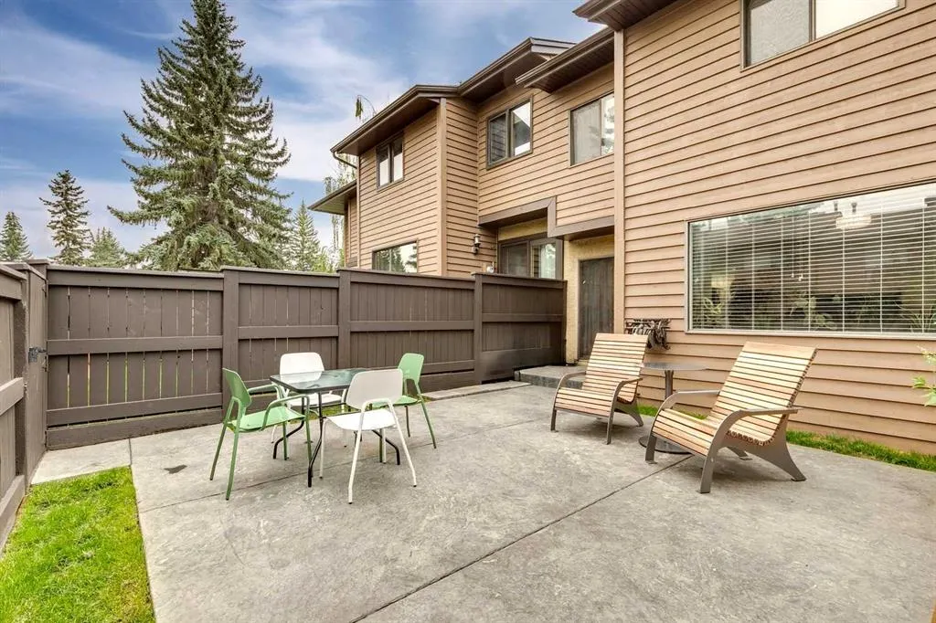 2300 Oakmoor Drive SW, #101