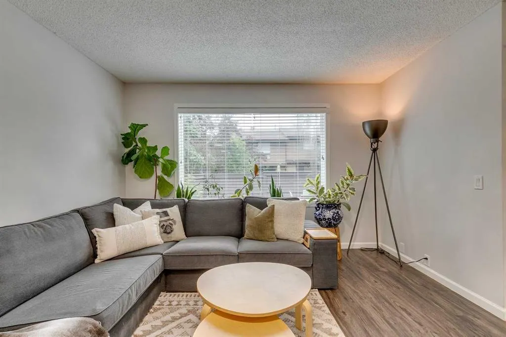 2300 Oakmoor Drive SW, #101