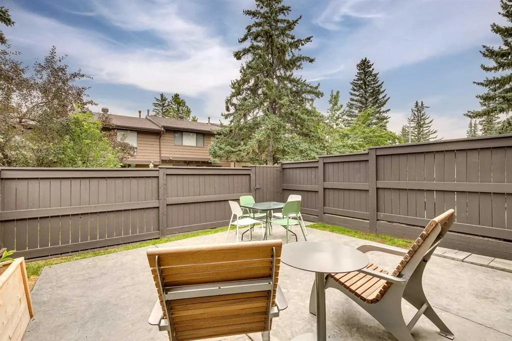 2300 Oakmoor Drive SW, #101