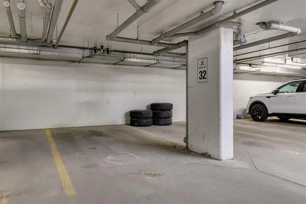 3950 46 Avenue NW, #305