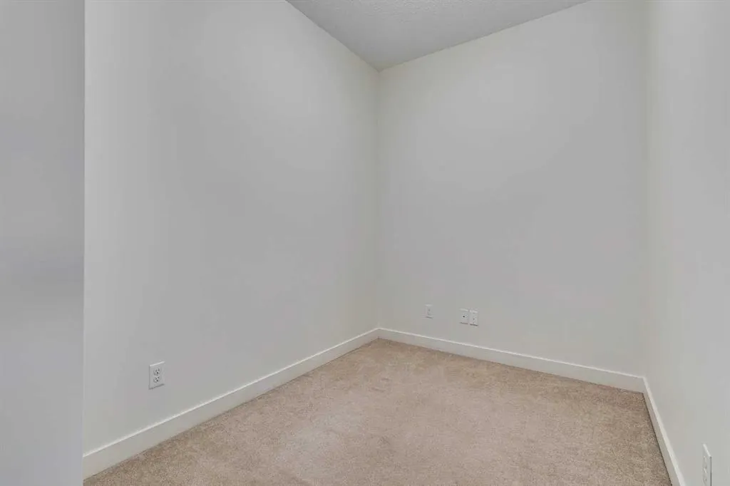 3950 46 Avenue NW, #305