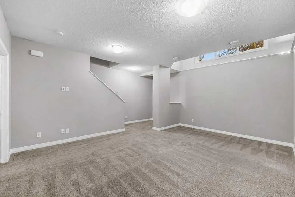 103 Masters Manor SE