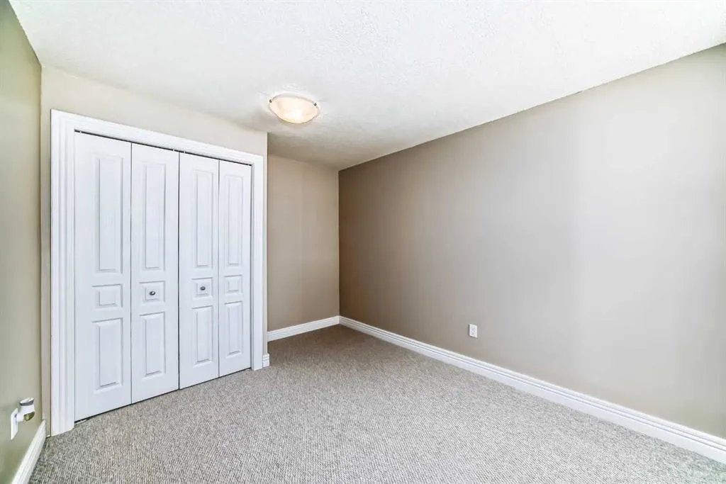 52 Glamis Green SW, #239