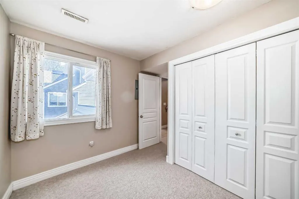 52 Glamis Green SW, #239