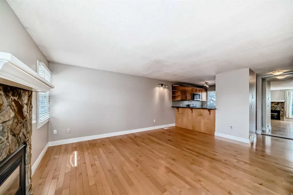 52 Glamis Green SW, #239