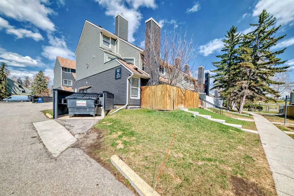 52 Glamis Green SW, #239