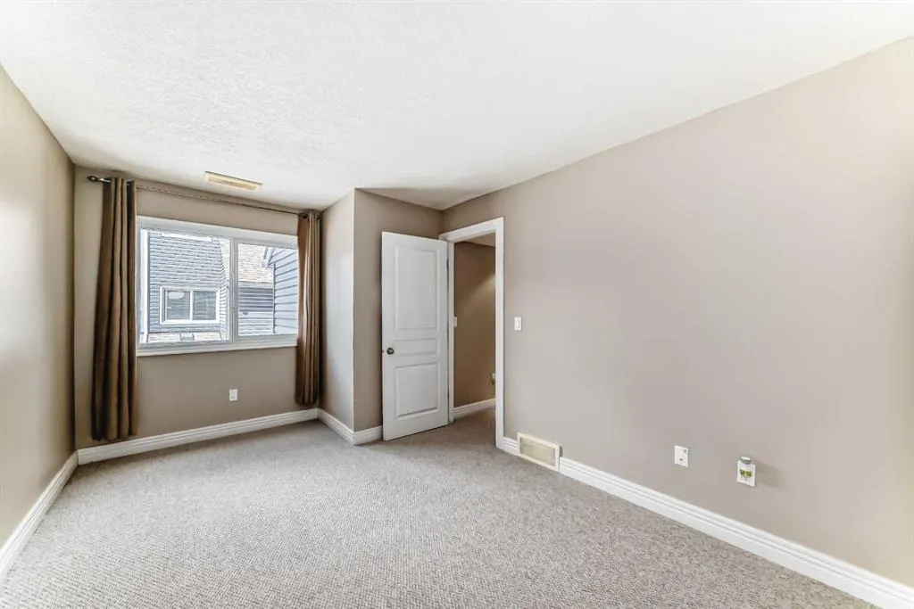 52 Glamis Green SW, #239