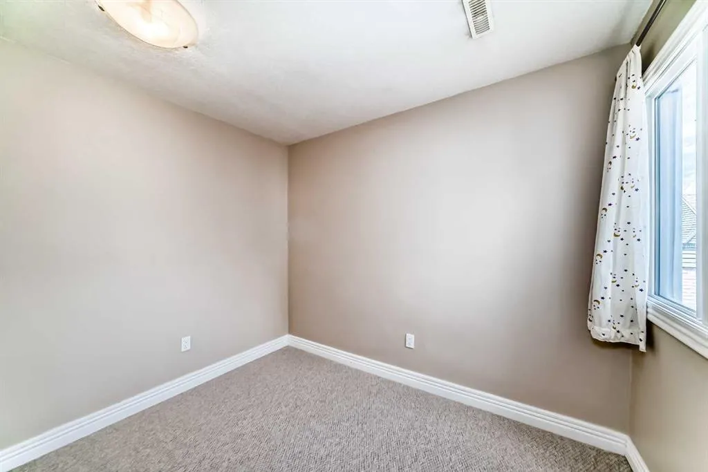 52 Glamis Green SW, #239
