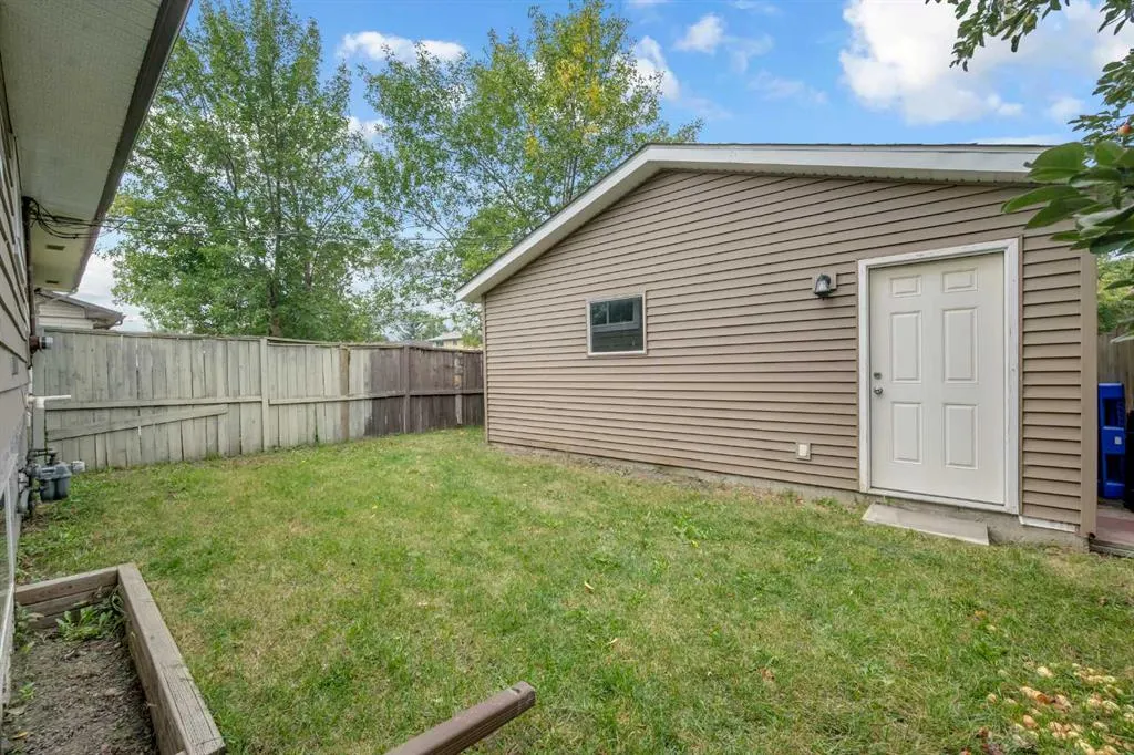 3133 Doverville Crescent SE
