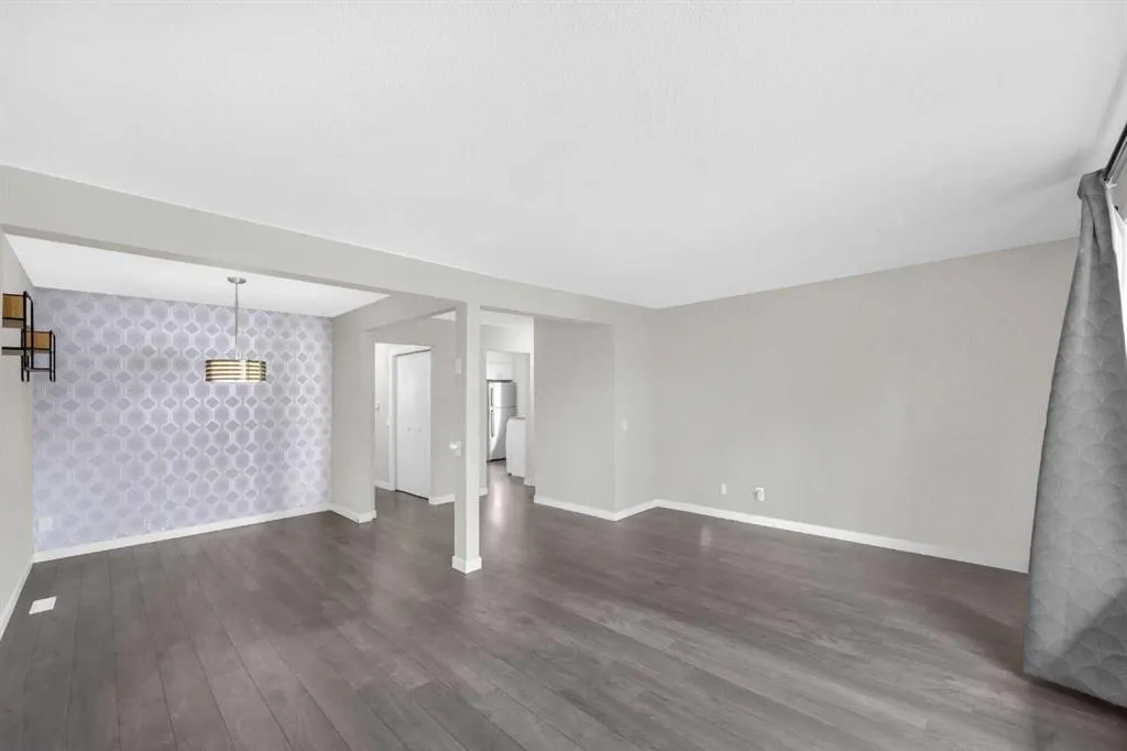 3133 Doverville Crescent SE