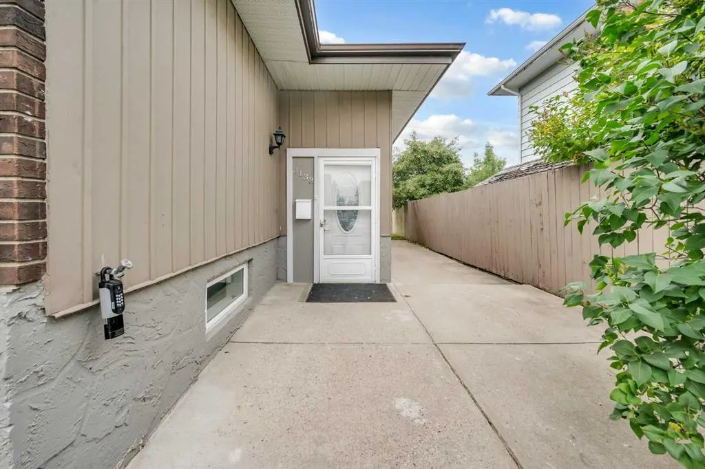 3133 Doverville Crescent SE
