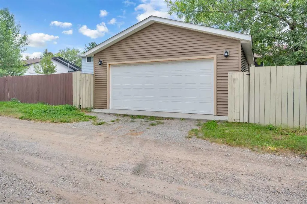 3133 Doverville Crescent SE
