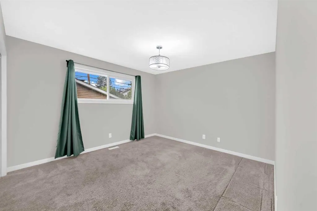 3133 Doverville Crescent SE
