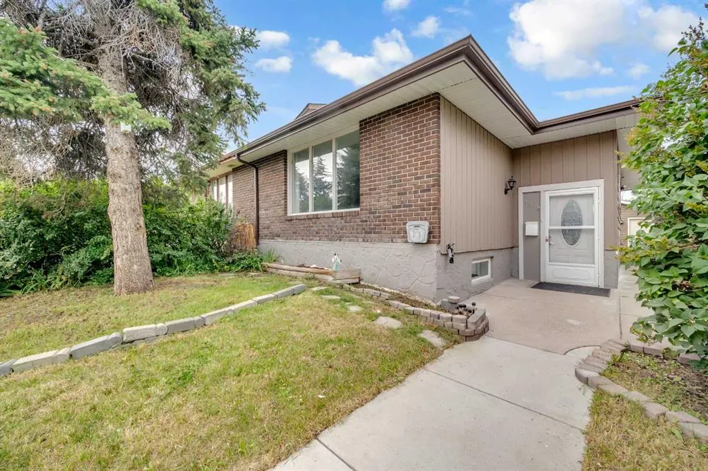 3133 Doverville Crescent SE