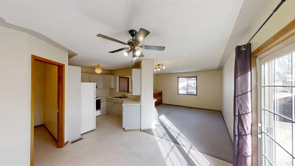 9406 100 Avenue, #B