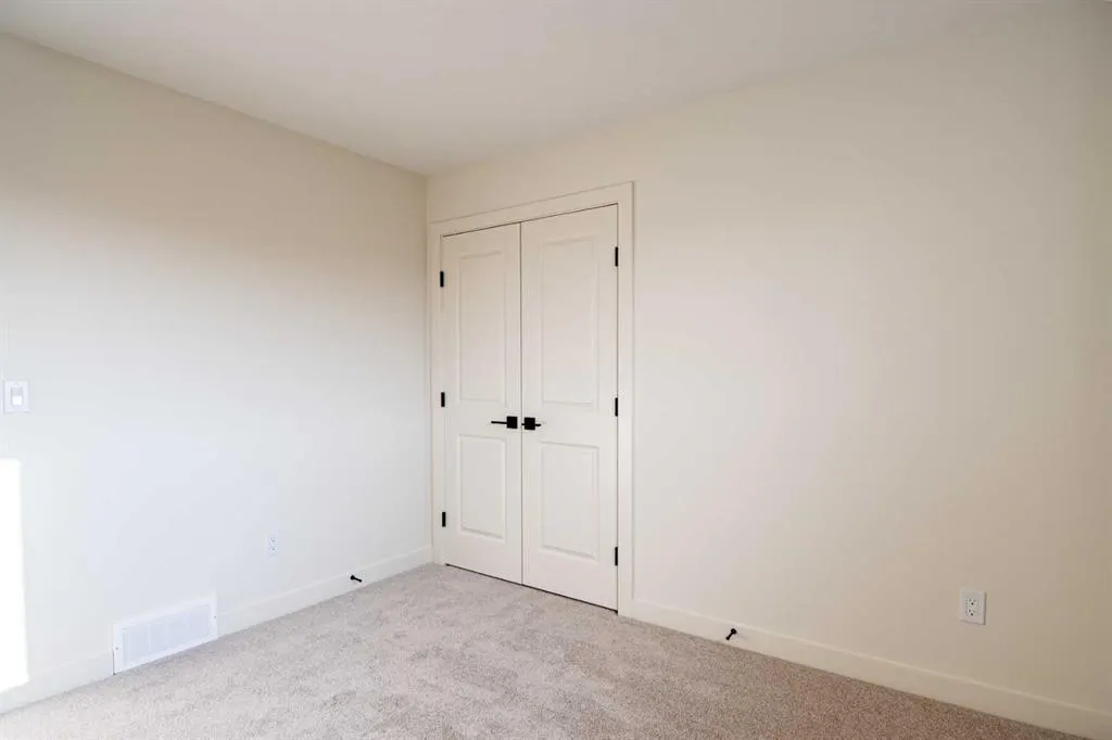 202 Livingston Close