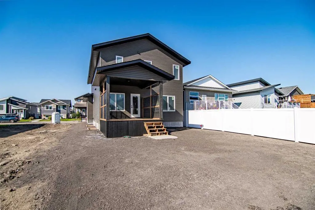 202 Livingston Close