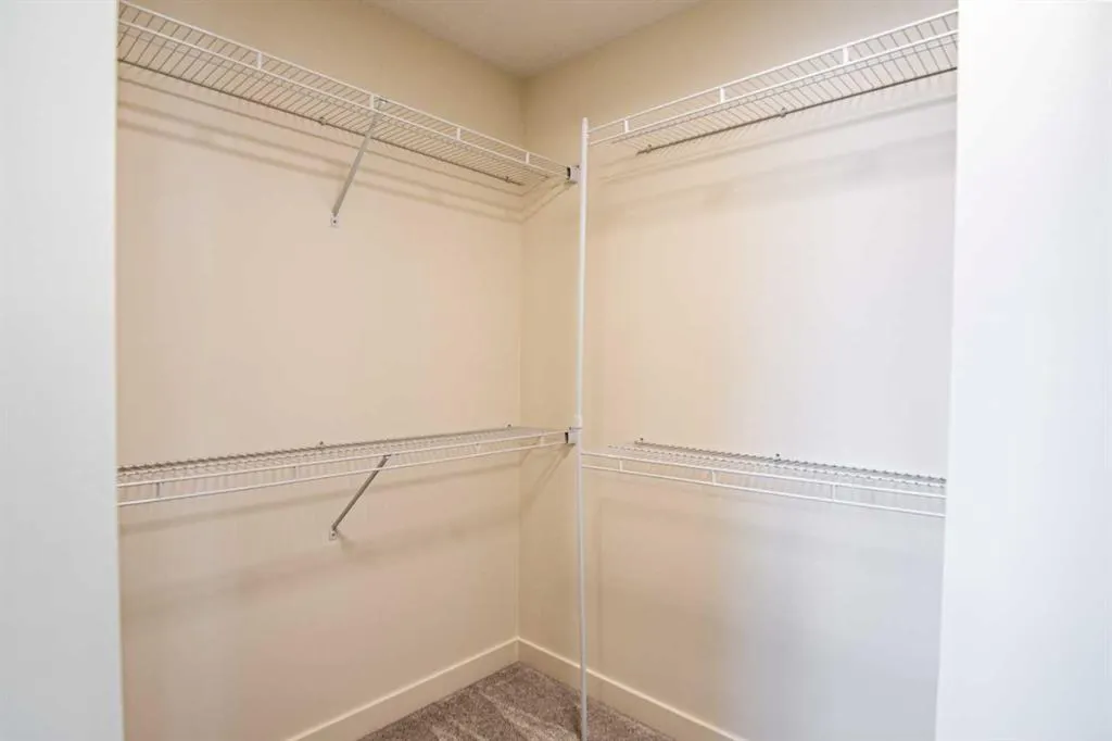 202 Livingston Close