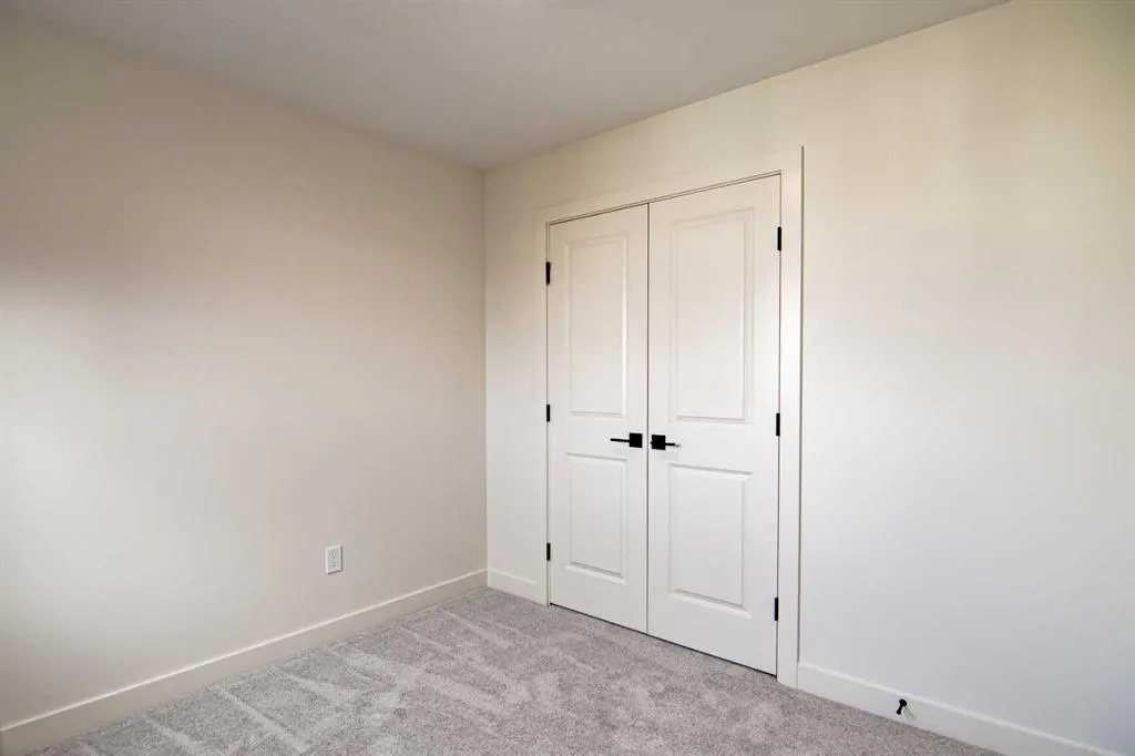 202 Livingston Close