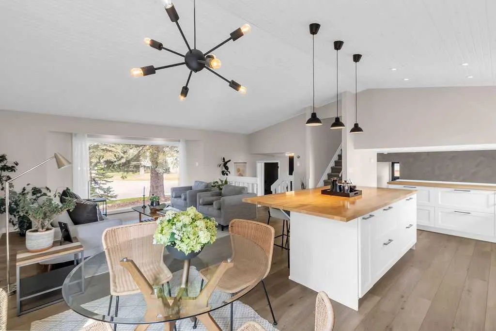 212 Cedarille Green SW