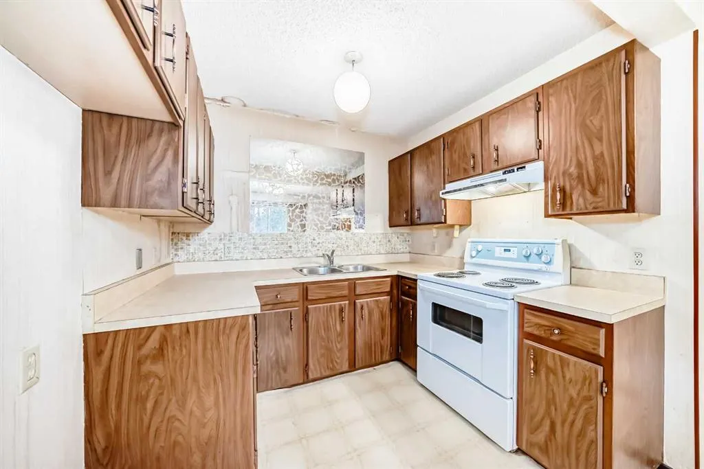 14736 Deerfield Drive SE, #8