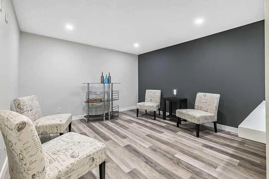 31 Castlebrook Road NE