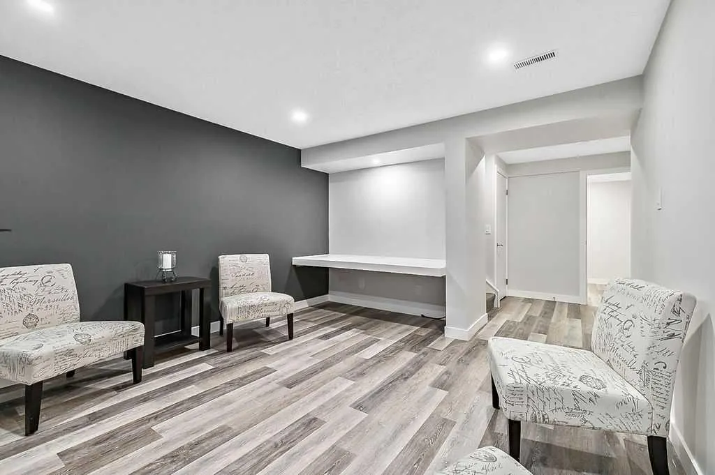 31 Castlebrook Road NE