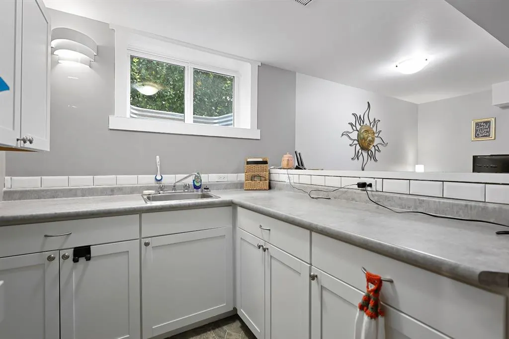 7132 & 7130 35 Avenue NW
