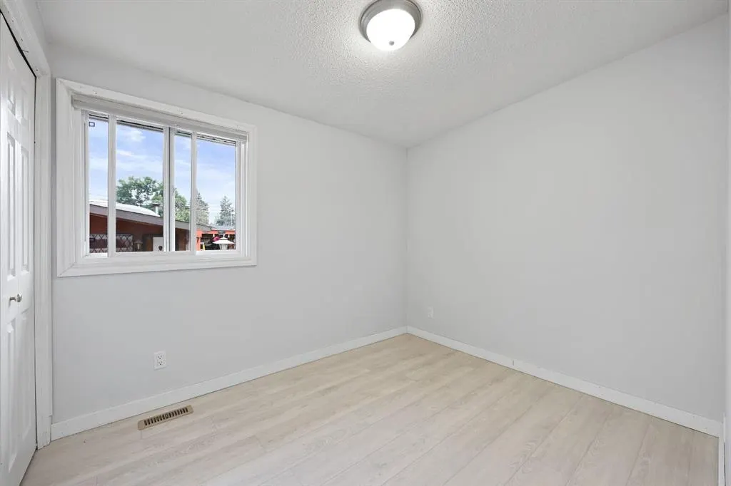 7132 & 7130 35 Avenue NW