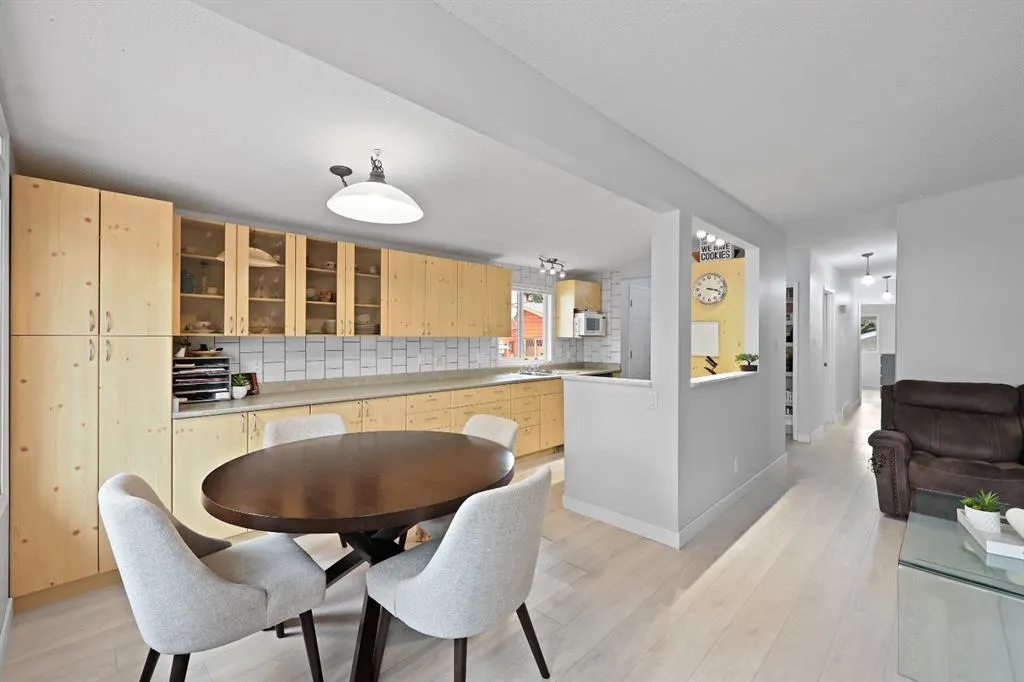 7132 & 7130 35 Avenue NW